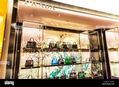 prada handbag uk store